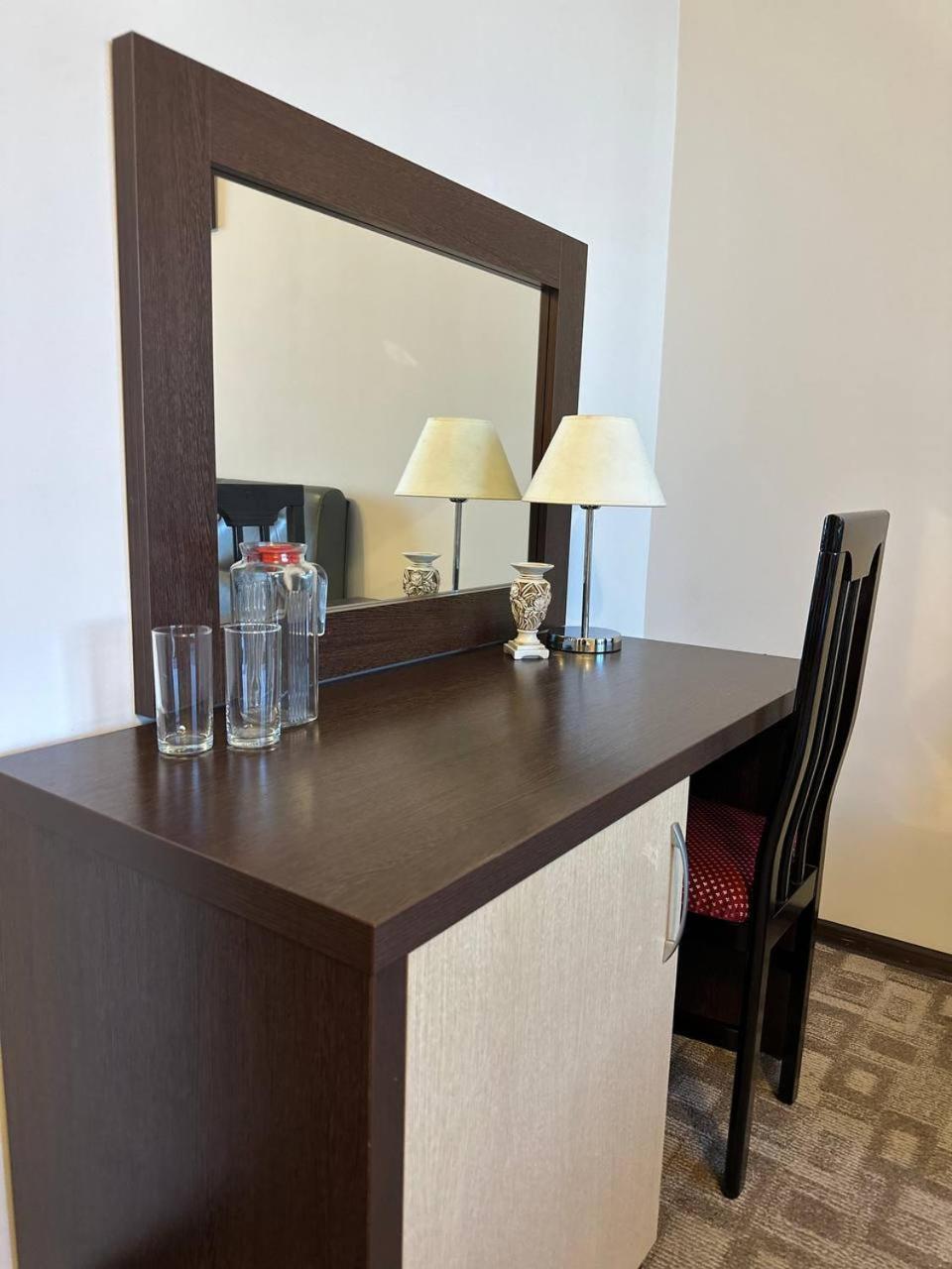 Tanzharyk Hotel Aqtöbe Esterno foto