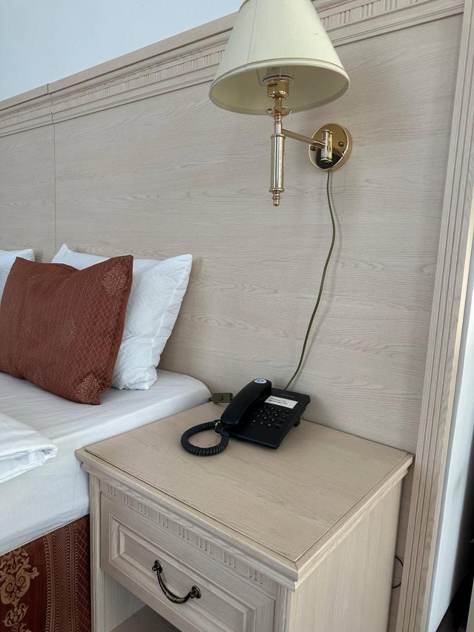 Tanzharyk Hotel Aqtöbe Esterno foto