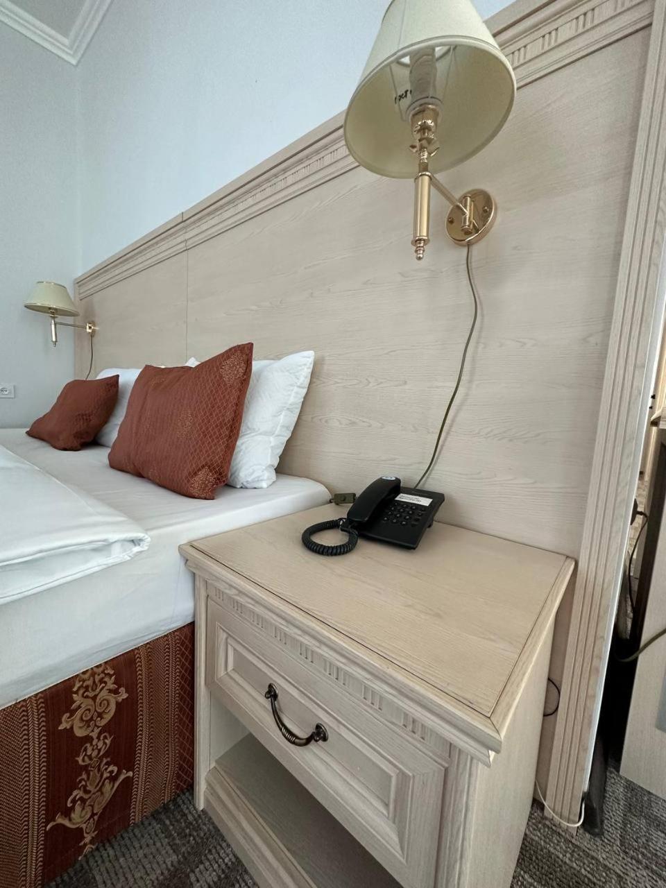 Tanzharyk Hotel Aqtöbe Esterno foto